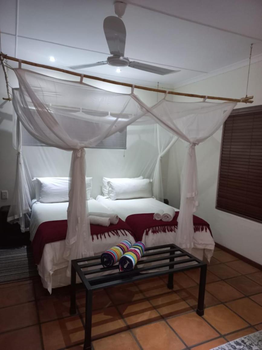 Aant Dorpseind Hotel Vanrhynsdorp ภายนอก รูปภาพ
